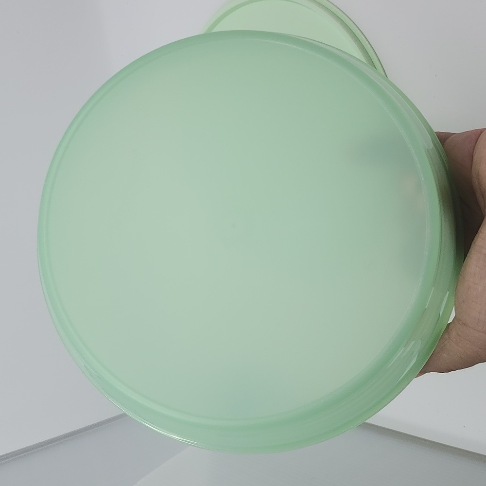 Tupperware Classic Containor New - Picture 3 of 5
